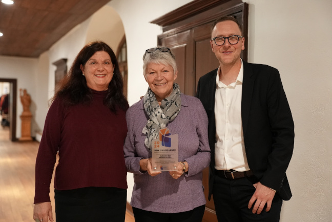 Catherine Ego, Mathieu Lavigne et Brigitte André, lauréats de Prix Excellence en lien avec Mission chez nous | Photo : Martin Bolduc