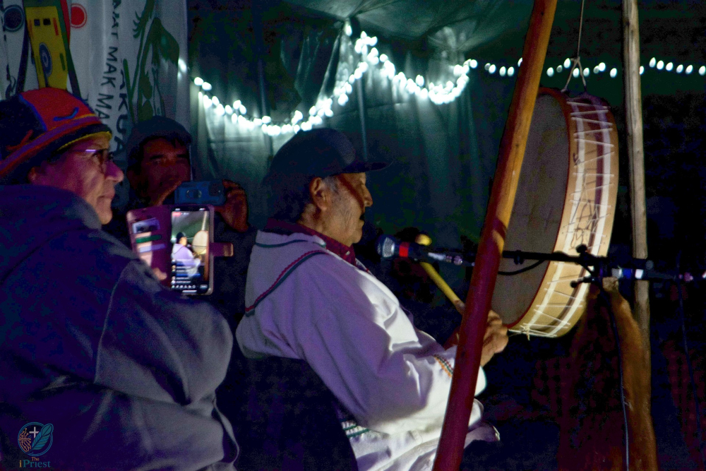 Des aînés racontent leurs histoires | Photo : Nnaemeka Ali