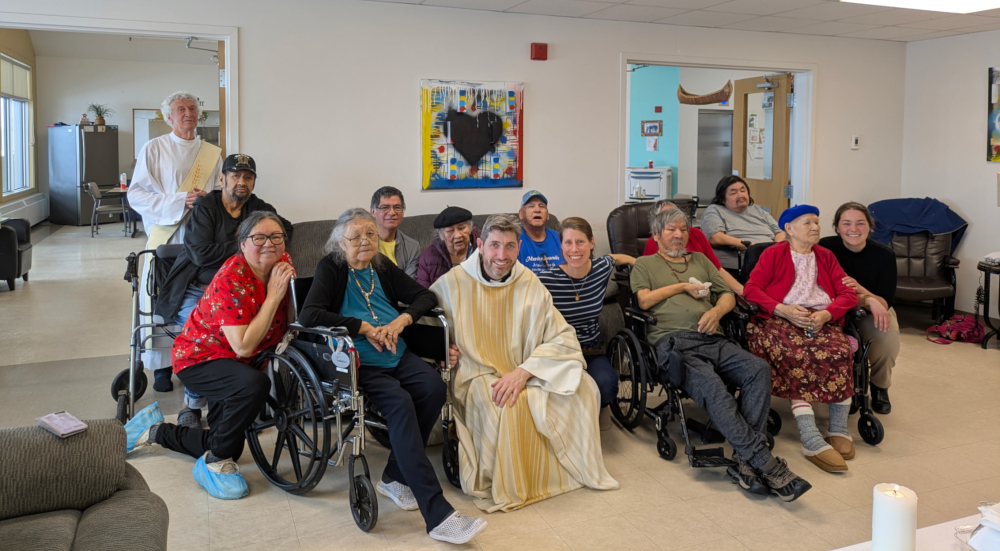 Célébration avec les aînés | Photo : Jocelyne Guénard